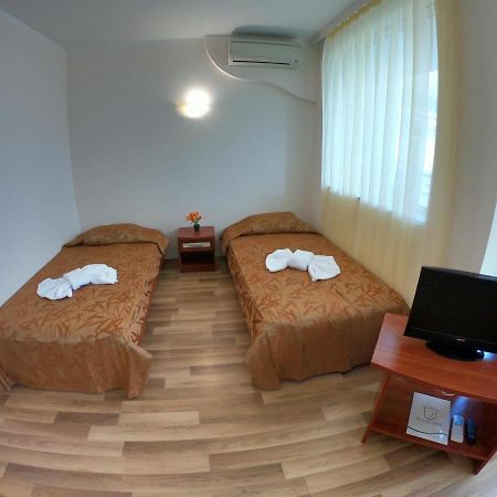 Hotel Incognito Поморие Экстерьер фото