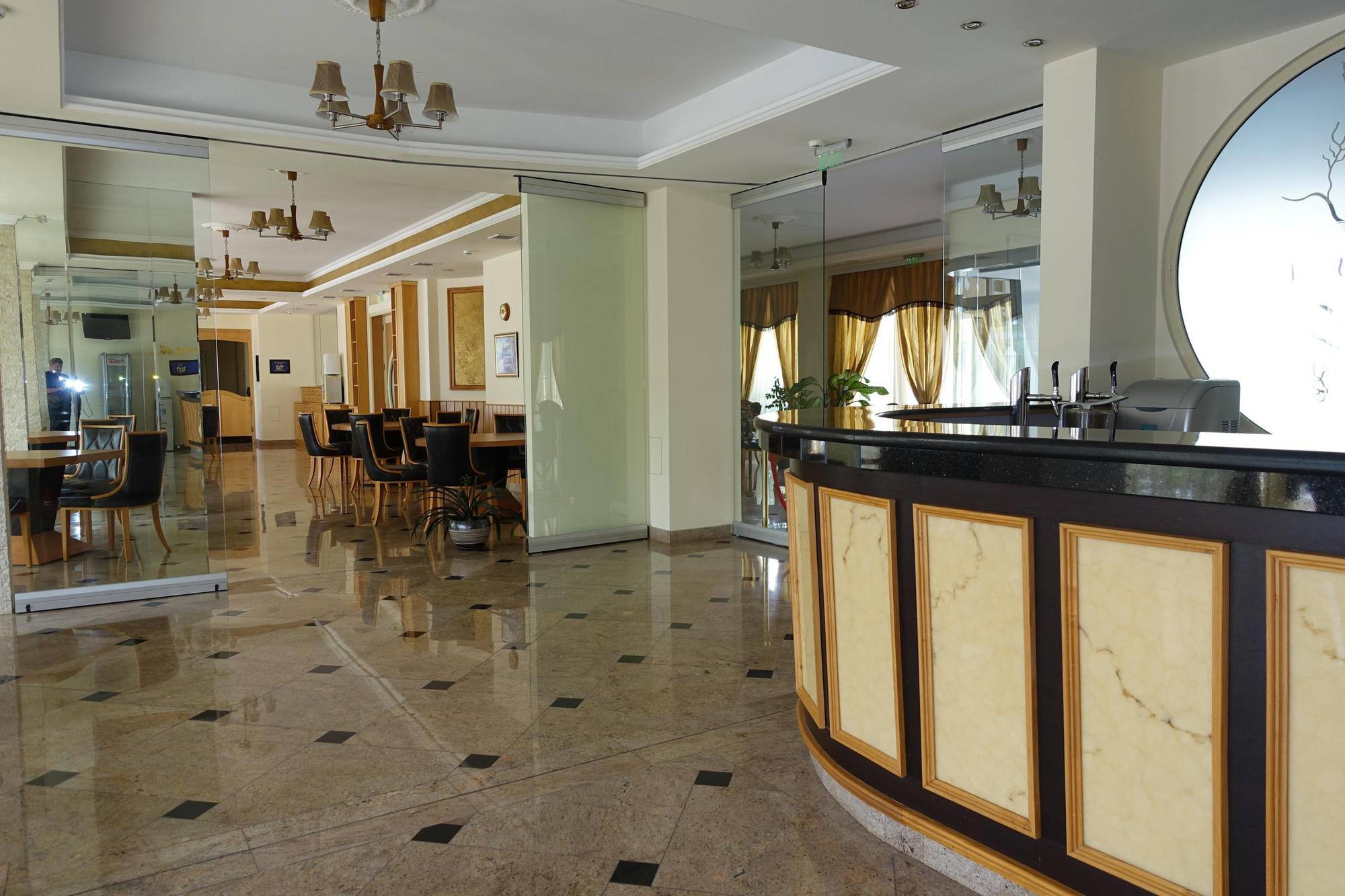 Hotel Incognito Поморие Экстерьер фото