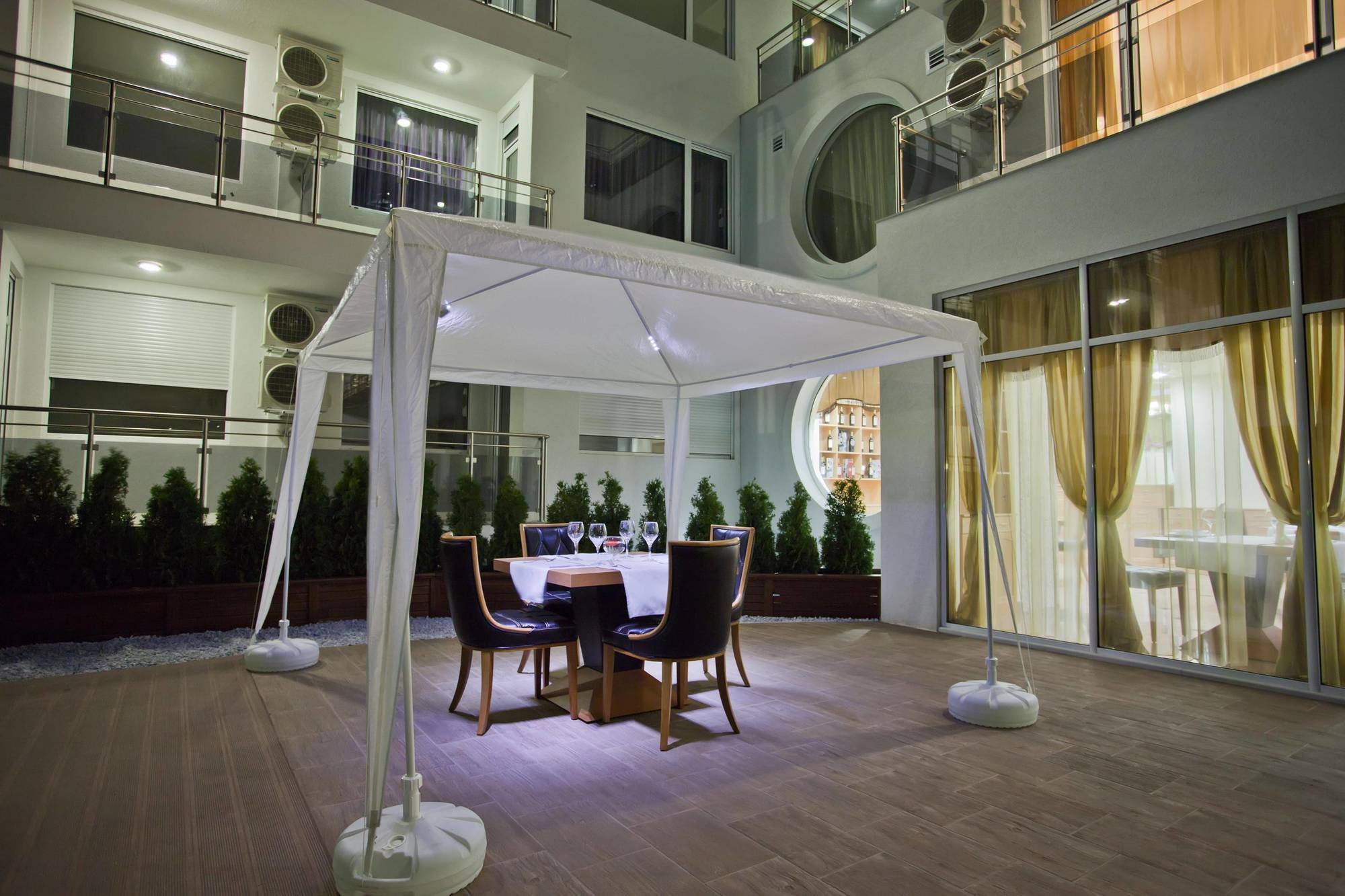 Hotel Incognito Поморие Экстерьер фото