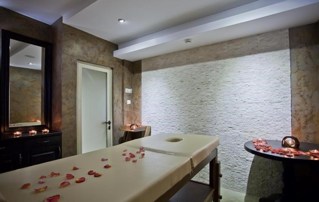 Hotel Incognito Поморие Экстерьер фото